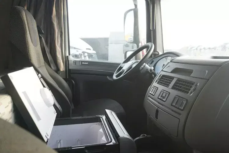 DAF XF 410 Euro 6 / 410 HP / 20 EPAL / Winda Dhollandia 1500 kg zdjęcie 25