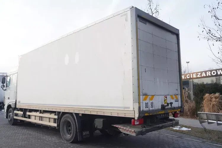 DAF XF 410 Euro 6 / 410 HP / 20 EPAL / Winda Dhollandia 1500 kg zdjęcie 4