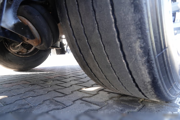 Schmitz -CARGOBULL / FIRANKA / STANDARD /  2 OSIE  PODNOSZONE / KOSZ NA PALETY / 2018 ROK / PLANDEKA ZBROJONA zdjęcie 23