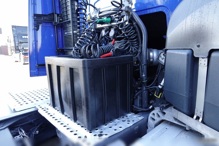 Volvo FH 500 / 6X2 / BOOGIE / I-SAVE / RETARDER / NOWY MODEL / I- SHIFT / PO KONTRAKCIE SERWISOWYM zdjęcie 20