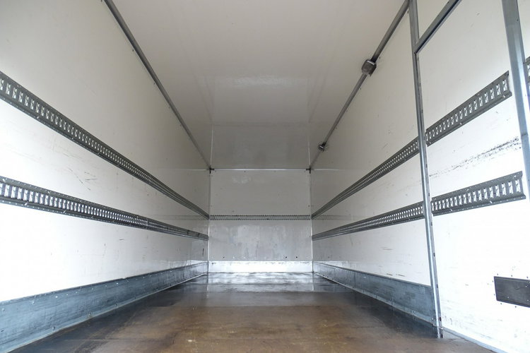 MAN TGL 12.220 Przebieg Udokumentowany TYLKO 181 TYS KM Kontener , Sprowadzony , ESP , ASR , Blokada Mostu , EURO 6 zdjęcie 4