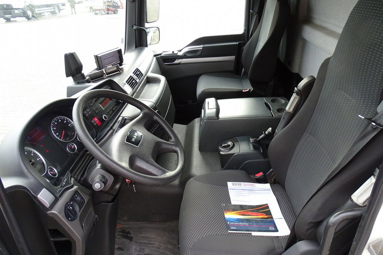 MAN TGL 12.220 Przebieg Udokumentowany TYLKO 181 TYS KM Kontener , Sprowadzony , ESP , ASR , Blokada Mostu , EURO 6 zdjęcie 5