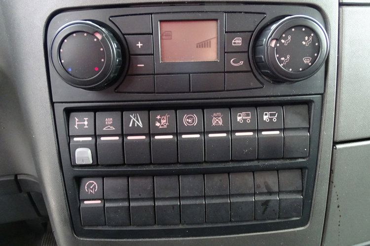 MAN TGL 12.220 Przebieg Udokumentowany TYLKO 181 TYS KM Kontener , Sprowadzony , ESP , ASR , Blokada Mostu , EURO 6 zdjęcie 8