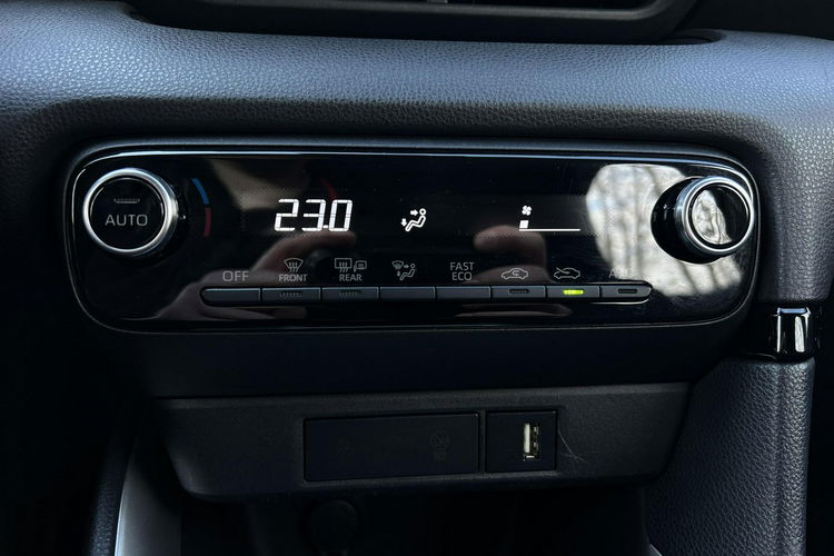 Toyota Yaris 1.5 HSD 116KM COMFORT, salon Polska, gwarancja, FV23% zdjęcie 18