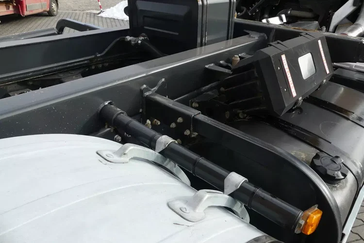 Renault KERAX 450DXI / 6x4 / WYWROTKA / HYDROBURTA / MANUAL / RETARDER / zdjęcie 21