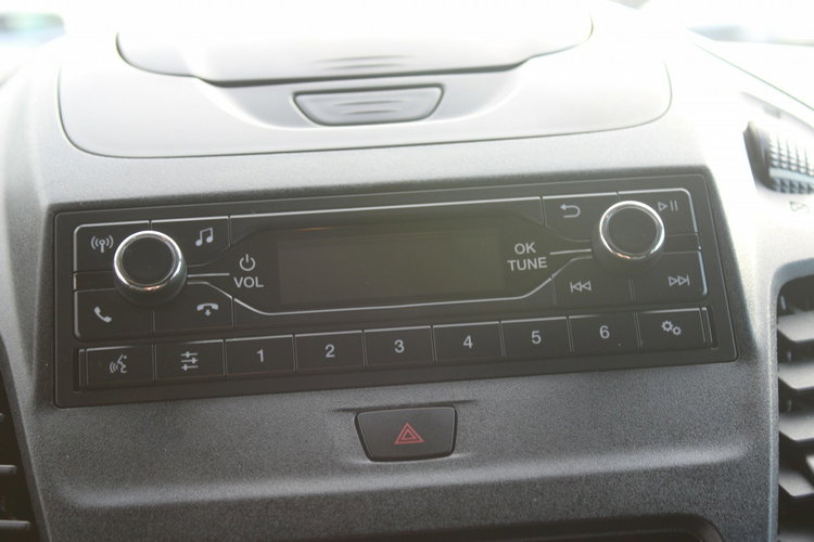 Ford Transit Connect salon PL gwarancja I-właściciel benzyna blaszak F-vat zdjęcie 17