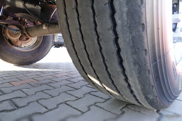 Schmitz   / WYWROTKA / 25 m3 / 2020 ROK / WAGA: 5500 KG / OŚ PODNOSZONA zdjęcie 17