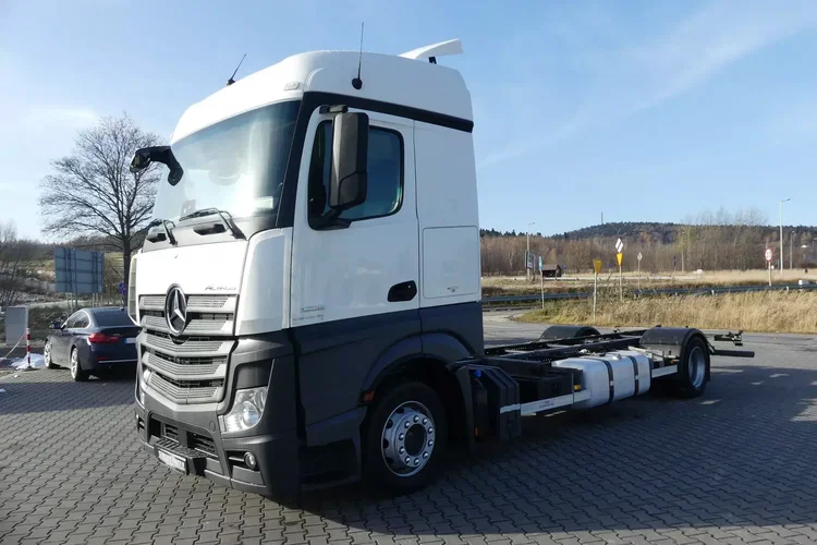 Mercedes ACTROS MP4 1836 / BDF / AUTOMAT / zdjęcie 3