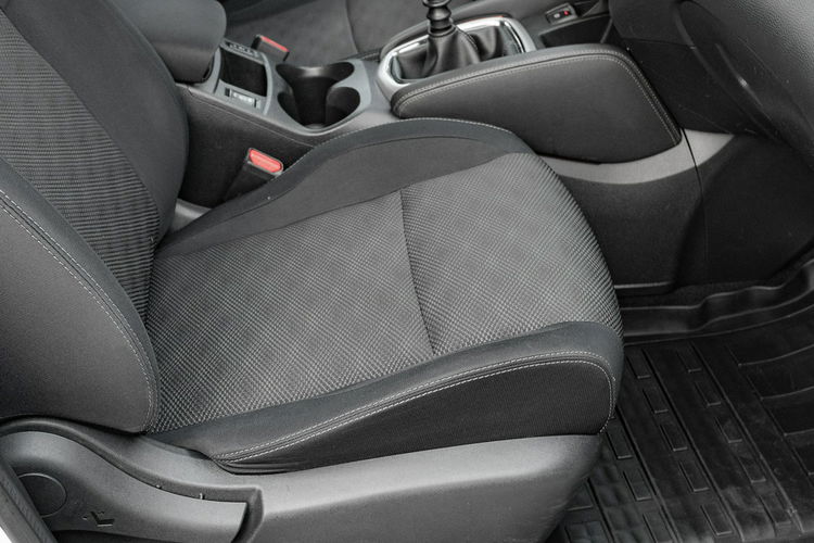 Nissan Qashqai 1.2 DIG-T Acenta Podgrz.f K.cofania 2 stref klima Salon PL VAT 23% zdjęcie 32