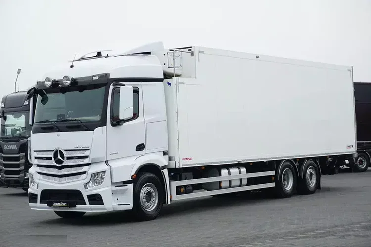 Mercedes ACTROS / 2553 / EURO 6 / CHŁODNIA + WINDA / 23 PALETY / OŚ SKRĘTNA zdjęcie 2