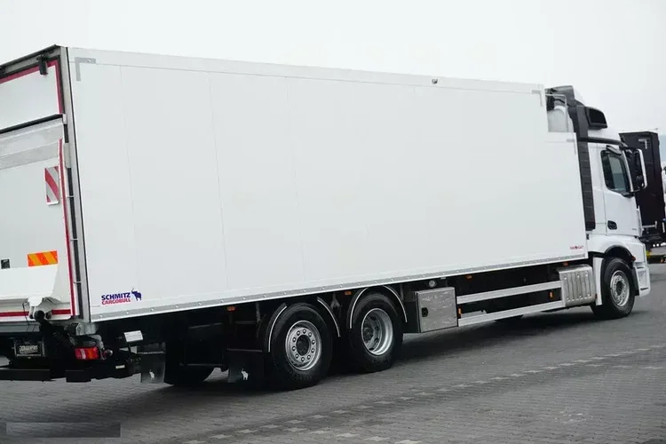 Mercedes ACTROS / 2553 / EURO 6 / CHŁODNIA + WINDA / 23 PALETY / OŚ SKRĘTNA zdjęcie 27
