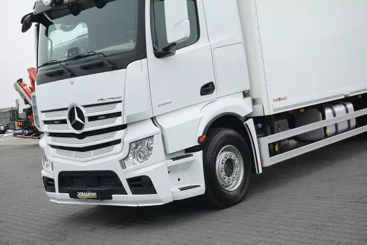 Mercedes ACTROS / 2553 / EURO 6 / CHŁODNIA + WINDA / 23 PALETY / OŚ SKRĘTNA zdjęcie 31