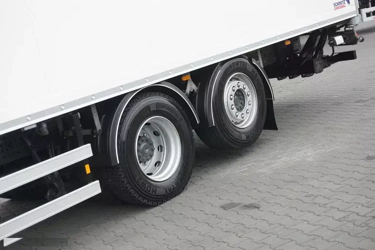 Mercedes ACTROS / 2553 / EURO 6 / CHŁODNIA + WINDA / 23 PALETY / OŚ SKRĘTNA zdjęcie 38