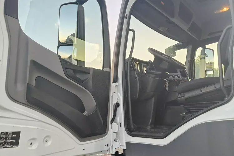 Mercedes ANTOS 2540 / 6x2 / HAKOWIEC 20t / EURO 6 / IDEALNY STAN zdjęcie 18