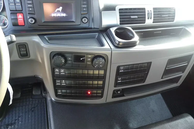 MAN TGL 12.220 / HAKOWIEC / EURO 6 / BLOKADA MOSTU / NISKI PRZEBIEG / zdjęcie 31