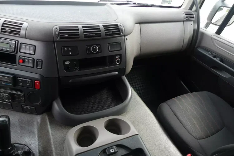 DAF CF 370 / 6x2 / CHŁODNIA 8.25 + WINDA / EURO 6 / 20 PALET / zdjęcie 24