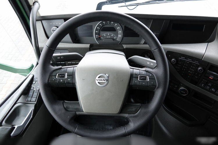 Volvo FH 500 / PEŁNY ADR / 2016 ROK / PO KONTRAKCIE SERWISOWYM  zdjęcie 26