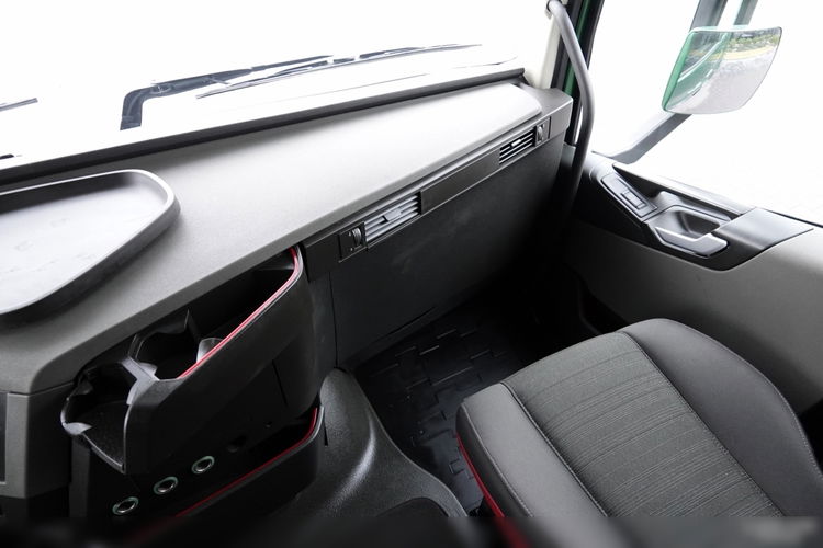 Volvo FH 500 / PEŁNY ADR / 2016 ROK / PO KONTRAKCIE SERWISOWYM  zdjęcie 30