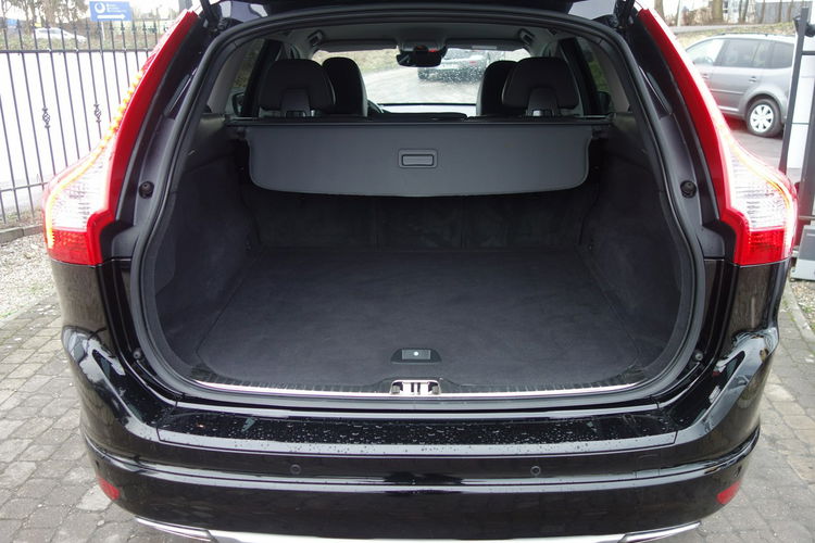 XC 60 Volvo XC-60 2016 manual 2.0 diesel 190km nawi grzane fotele ksenon zdjęcie 11