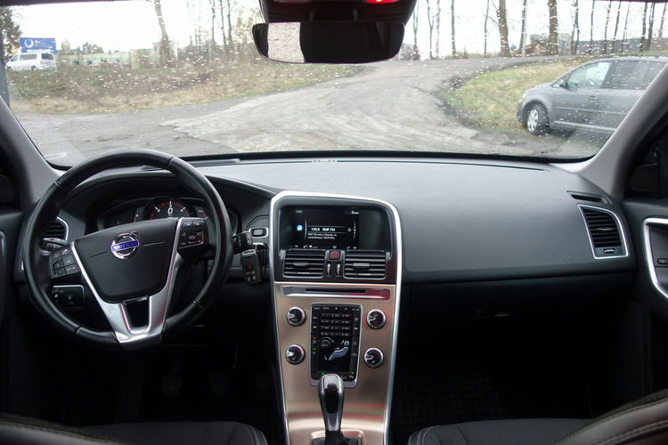 XC 60 Volvo XC-60 2016 manual 2.0 diesel 190km nawi grzane fotele ksenon zdjęcie 16