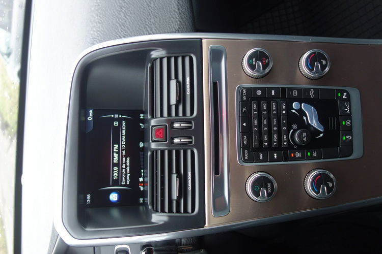 XC 60 Volvo XC-60 2016 manual 2.0 diesel 190km nawi grzane fotele ksenon zdjęcie 22