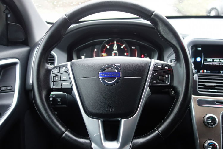 XC 60 Volvo XC-60 2016 manual 2.0 diesel 190km nawi grzane fotele ksenon zdjęcie 23