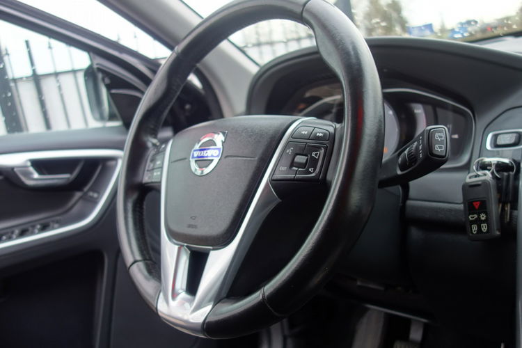 XC 60 Volvo XC-60 2016 manual 2.0 diesel 190km nawi grzane fotele ksenon zdjęcie 24