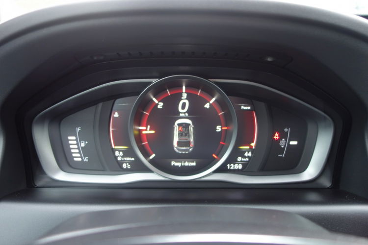 XC 60 Volvo XC-60 2016 manual 2.0 diesel 190km nawi grzane fotele ksenon zdjęcie 26