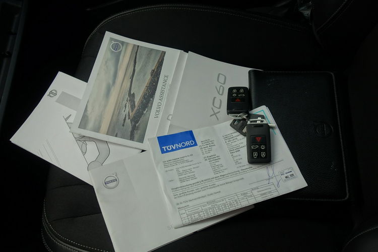 XC 60 Volvo XC-60 2016 manual 2.0 diesel 190km nawi grzane fotele ksenon zdjęcie 30