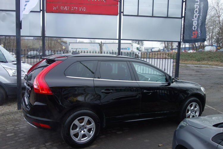 XC 60 Volvo XC-60 2016 manual 2.0 diesel 190km nawi grzane fotele ksenon zdjęcie 6