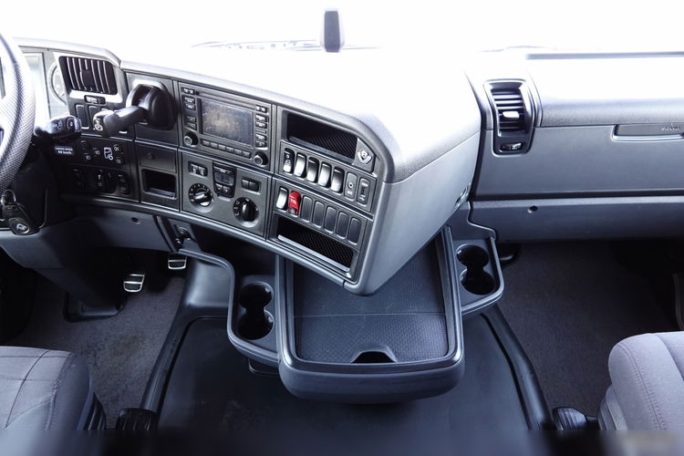 Scania R 580 / V8 / 6x2 / PUSHER / OŚ PODNOSZONA / OŚ SKRĘTNA / RETARDER / KLIMA POSTOJOWA / DMC: 70.000 KG / EURO 6 / PO KONTRAKCIE SERWISOWYM zdjęcie 36