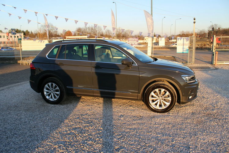 Volkswagen Tiguan Comfortline F-Vat Salon Polska Gwarancja Navi Kamera zdjęcie 4