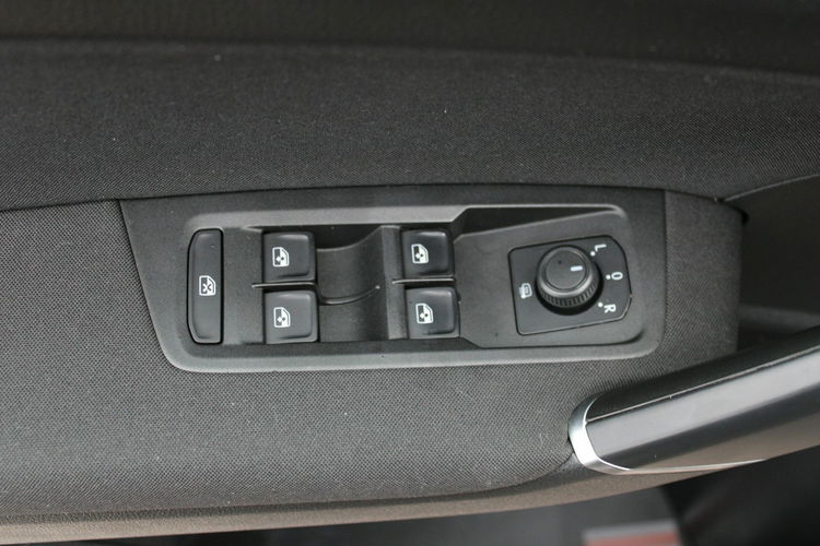 Volkswagen Touran Comfortline F-VAT Salon Polska zdjęcie 16
