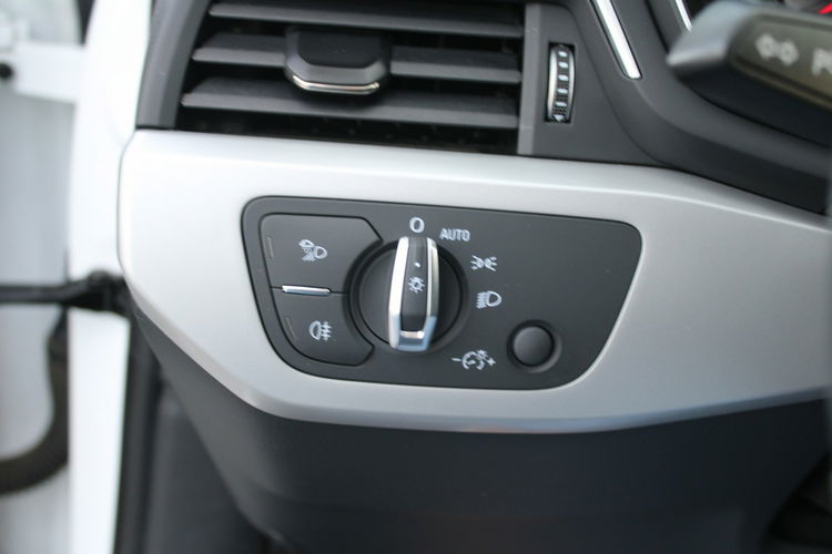 Audi A4 F-VAT Gwarancja G.Fotele Automat Kamera Navi zdjęcie 22