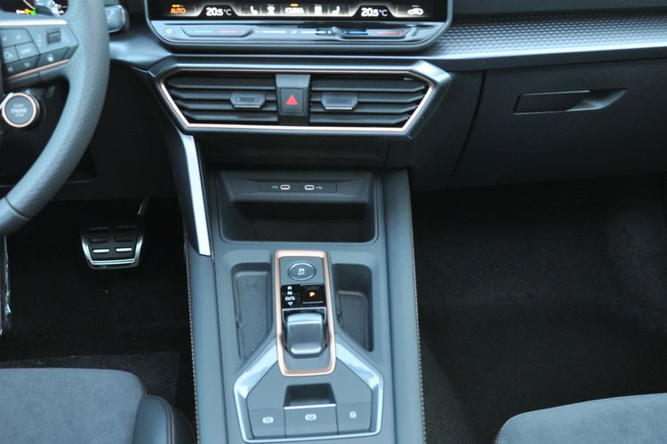 Cupra Formentor 2.0TSI 333KM VZ 4Drive Panorama El.Klapa Kamera Matrix Nowy Gwar. Deal zdjęcie 40