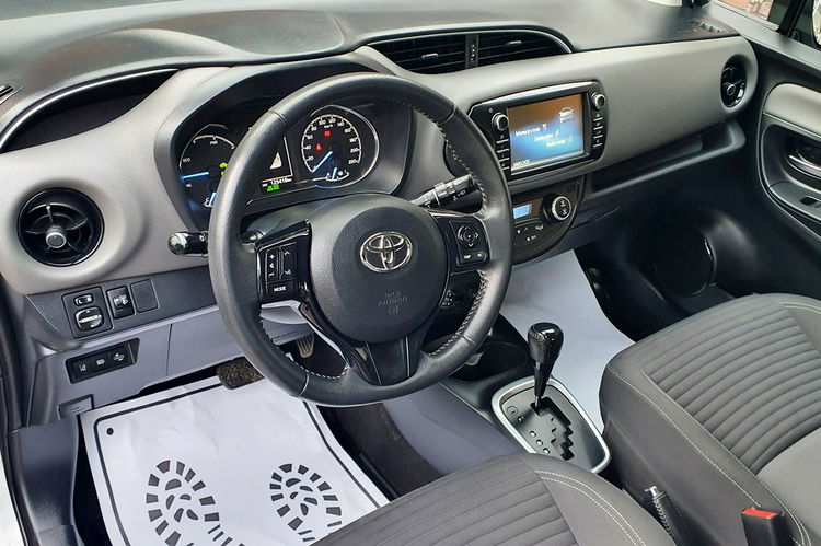 Toyota Yaris Hybrid 100 Premium 2020 REJ , Kamera, Salon PL, I WŁ, Serwis ASO, F.vat23% zdjęcie 15