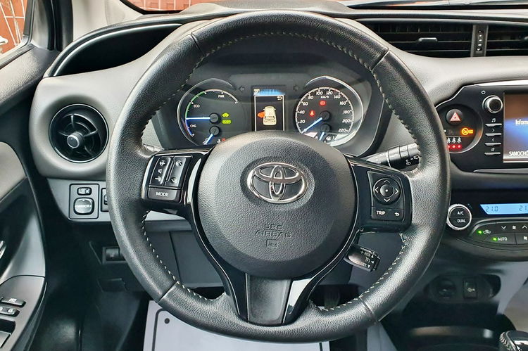 Toyota Yaris Hybrid 100 Premium 2020 REJ , Kamera, Salon PL, I WŁ, Serwis ASO, F.vat23% zdjęcie 19
