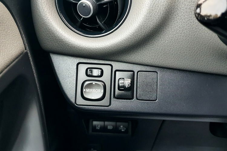 Toyota Yaris Hybrid 100 Premium 2020 REJ , Kamera, Salon PL, I WŁ, Serwis ASO, F.vat23% zdjęcie 26