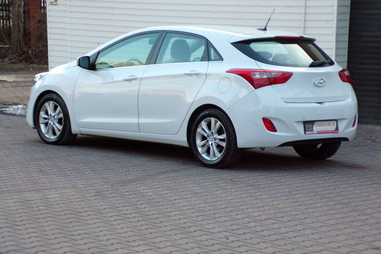 Hyundai i30 Automat /Klimatronic /Navi / 1.6 /135KM / zdjęcie 13