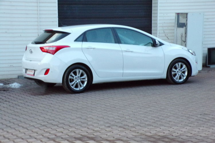 Hyundai i30 Automat /Klimatronic /Navi / 1.6 /135KM / zdjęcie 16