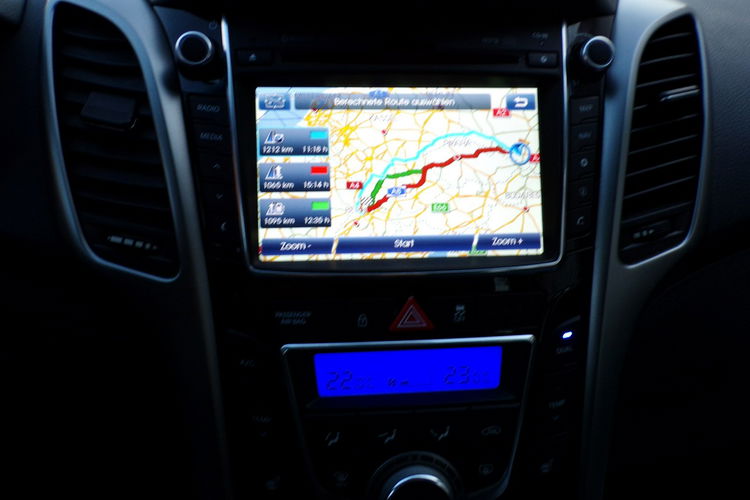 Hyundai i30 Automat /Klimatronic /Navi / 1.6 /135KM / zdjęcie 19