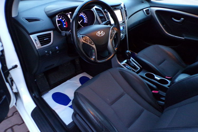 Hyundai i30 Automat /Klimatronic /Navi / 1.6 /135KM / zdjęcie 21