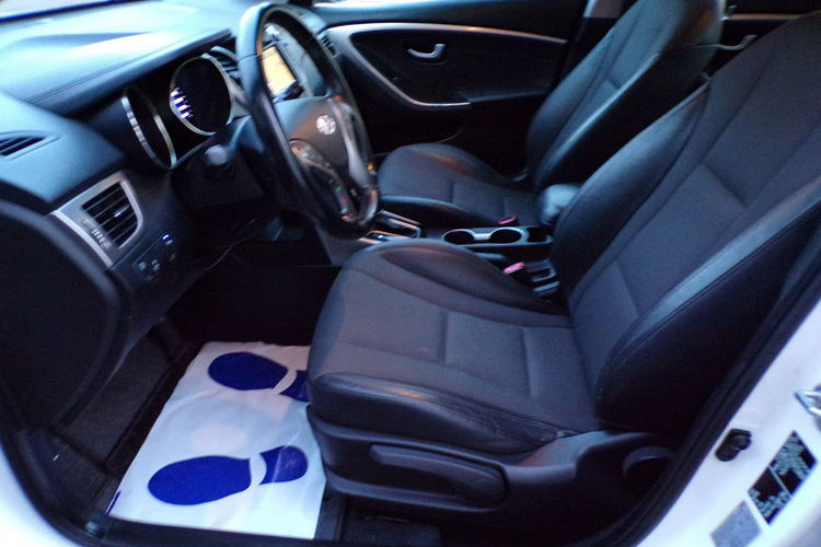 Hyundai i30 Automat /Klimatronic /Navi / 1.6 /135KM / zdjęcie 22