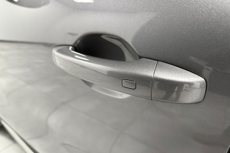 Renault Captur 1.3 TCe 155KM INITIALE PARIS Navi LedVision Automat BOSE HandsFree zdjęcie 14