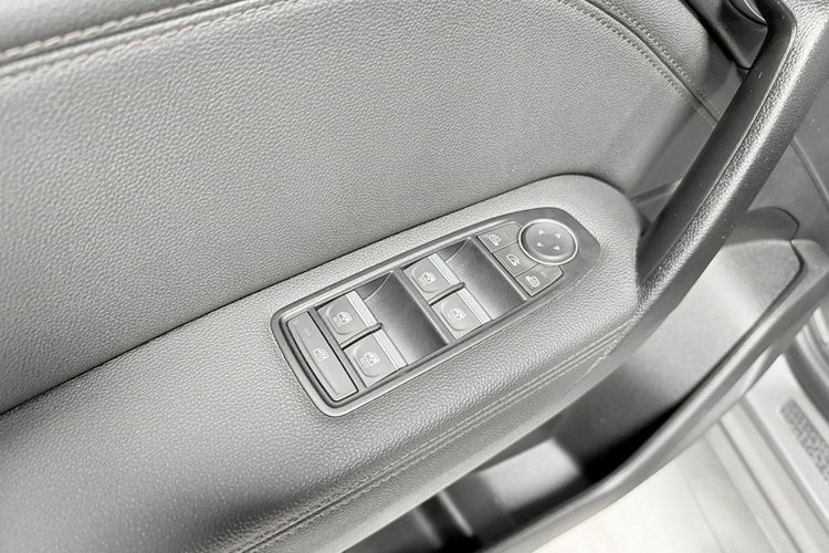 Renault Captur 1.3 TCe 155KM INITIALE PARIS Navi LedVision Automat BOSE HandsFree zdjęcie 34