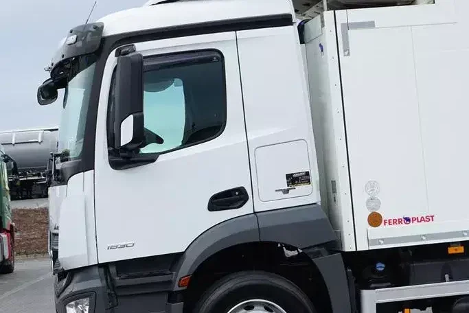 Mercedes / ANTOS / 1830 / E 6 / CHŁODNIA + WINDA / 18 PALET zdjęcie 23