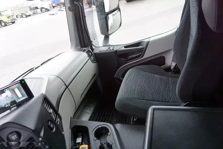 Mercedes / ANTOS / 1830 / E 6 / CHŁODNIA + WINDA / 18 PALET zdjęcie 38