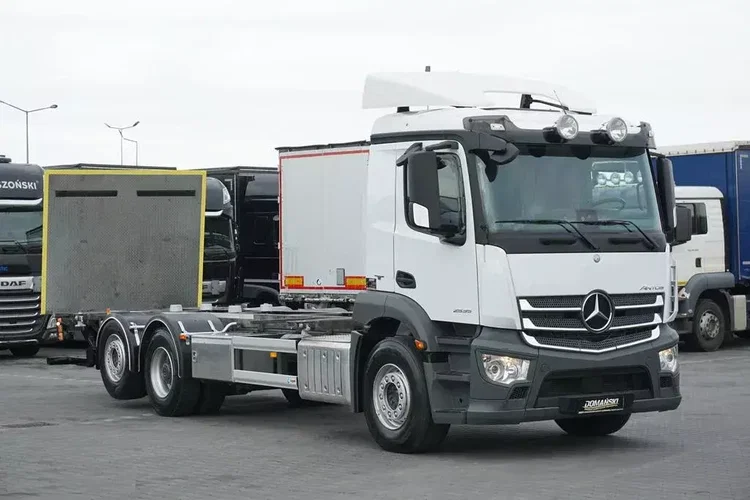 Mercedes / ANTOS / 2535 / ACC / E 6 / BDF + WINDA / 7.15 , 7.45, 7.82 M / OŚ SKRĘTNA zdjęcie 2