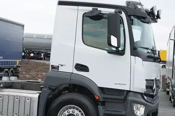 Mercedes / ANTOS / 2535 / ACC / E 6 / BDF + WINDA / 7.15 , 7.45, 7.82 M / OŚ SKRĘTNA zdjęcie 38