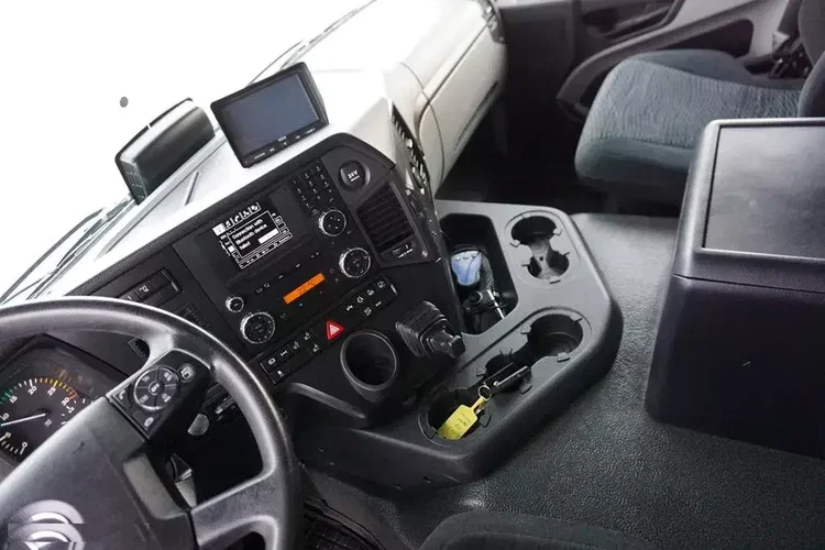 Mercedes / ANTOS / 2535 / ACC / E 6 / BDF + WINDA / 7.15 , 7.45, 7.82 M / OŚ SKRĘTNA zdjęcie 9